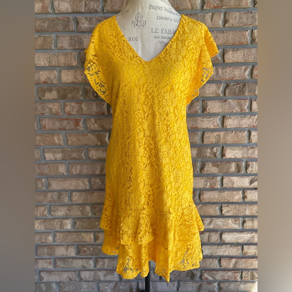 Lauren Ralph Lauren Bright Yellow Lace V-Neck Dress NWT.